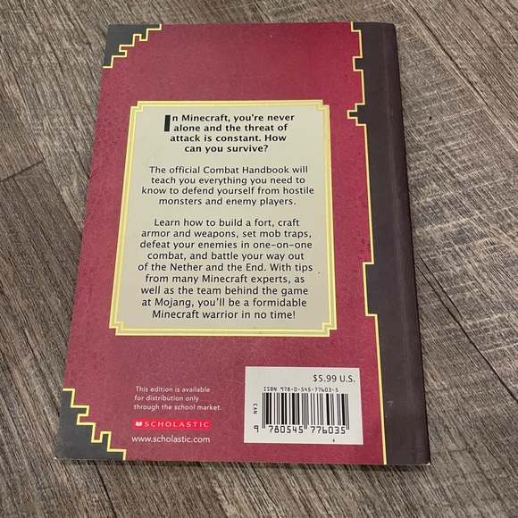 Minecraft Medieval Fortress, Combat and Construction handbooks 3 books - Picture 4 of 7